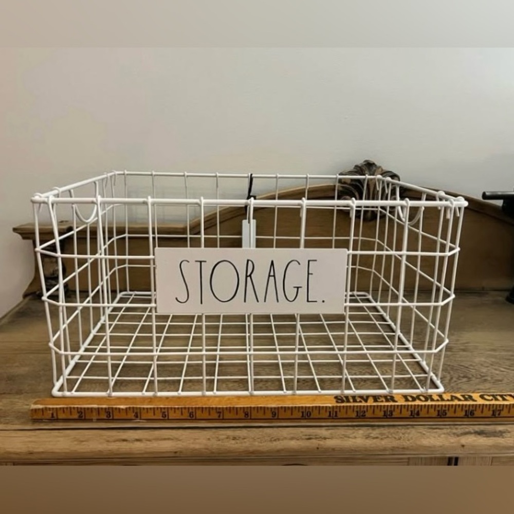 Rae Dunn Metal Wire Basket
16" x 12" x 8" Storage